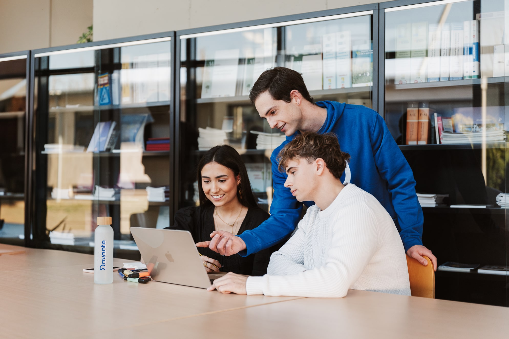 Davante Alumnos biblioteca